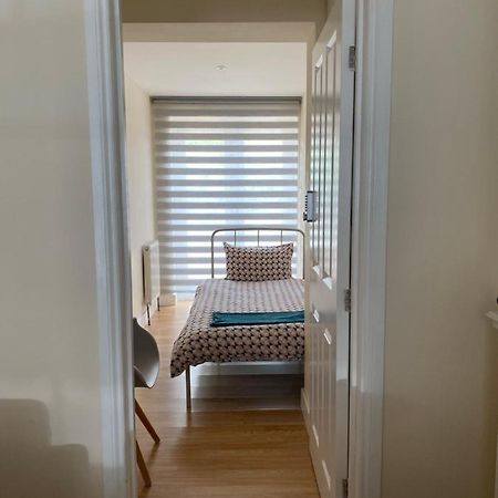 Single Room Only For One Adult Саутголл Екстер'єр фото