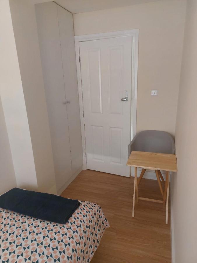 Single Room Only For One Adult Саутголл Екстер'єр фото
