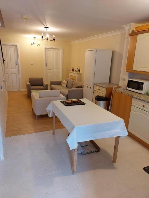 Single Room Only For One Adult Саутголл Екстер'єр фото