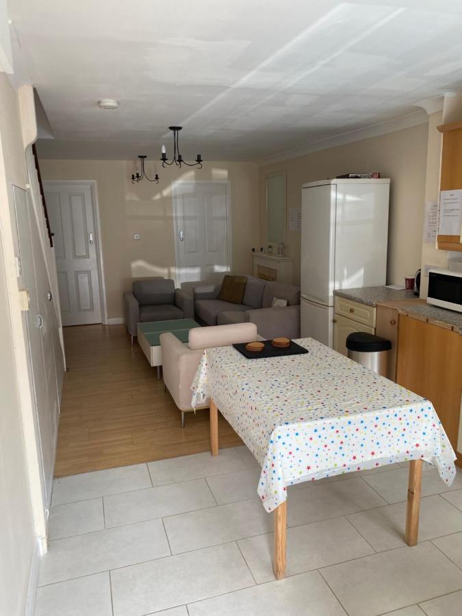 Single Room Only For One Adult Саутголл Екстер'єр фото